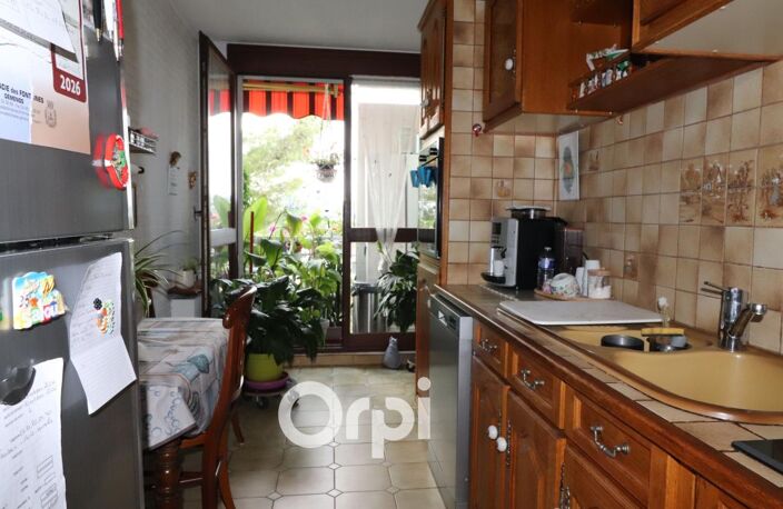 LES CAILLOLS 13012 APPARTEMENT T4 AVEC TERRASSE ET PARKING — photo 4