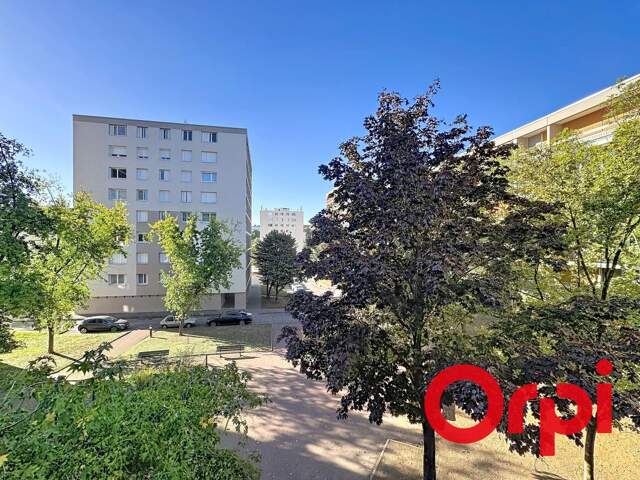 T4 à vendre aux Célestins — photo du bien