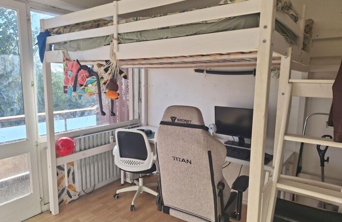 Studio loué vide arrêt de Tram Roustaing — photo 3