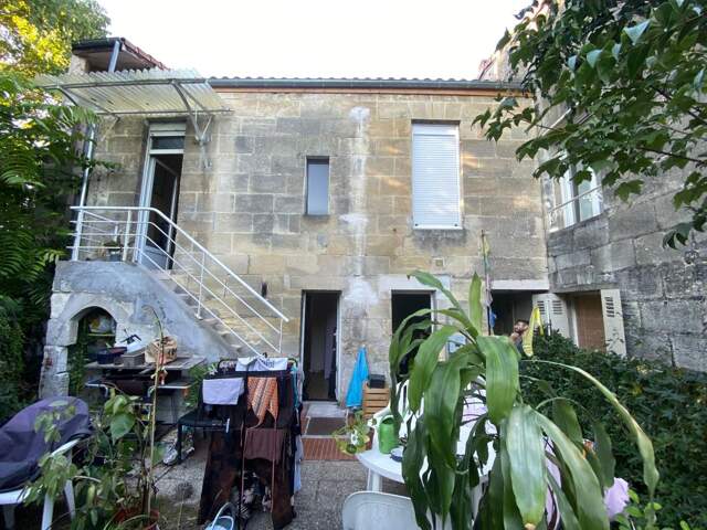 NANSOUTY – ÉCHOPPE BORDELAISE AVEC JARDIN SUD – CHARME & VIE DE QUARTIER — photo du bien