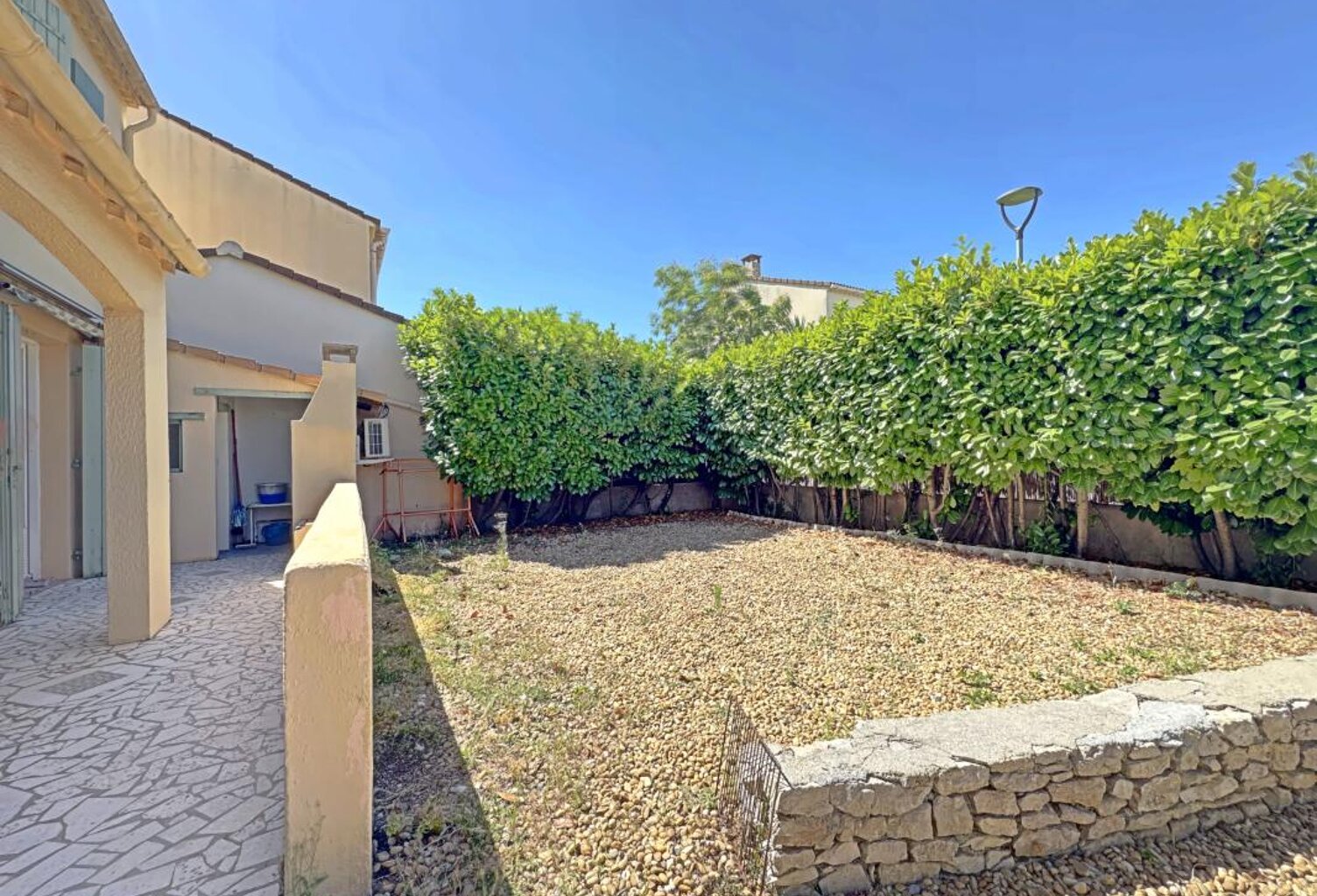 LUNEL - Maison 3 Chambres - Garage - Jardin - Climatisation - Forage — photo 1