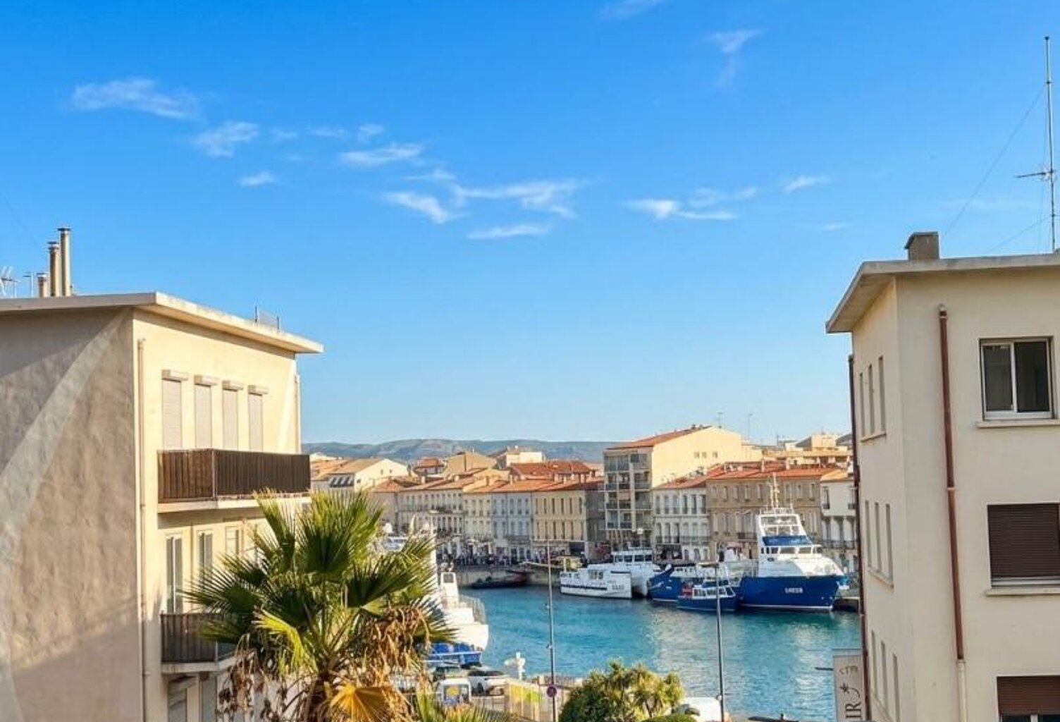 Appartement À Vendre - Gros potentiel - Ascenseur — photo 1