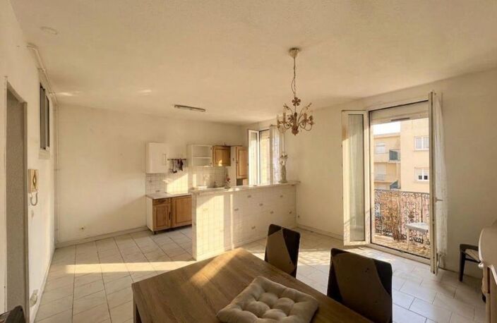 Appartement À Vendre - Gros potentiel - Ascenseur — photo 2