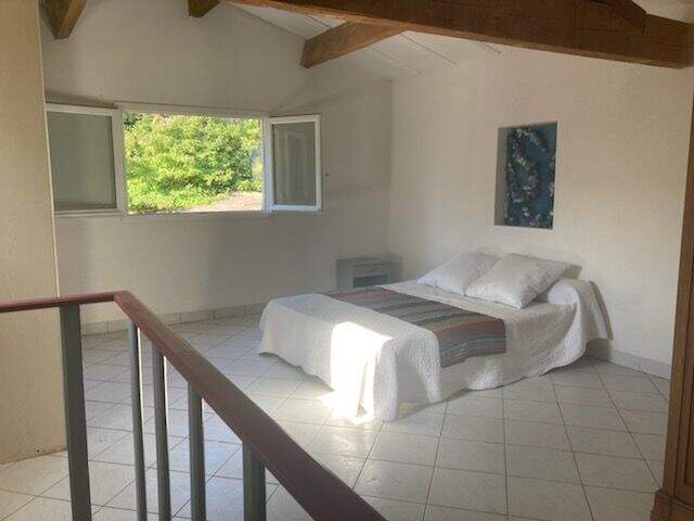 Studio de 50m2 à louer sur Saint-Marcel-d'Ardèche — photo du bien