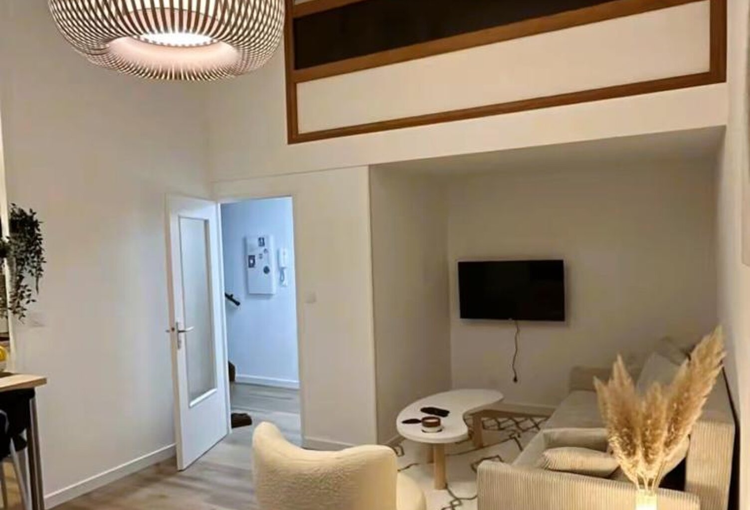 Appartement de type 2 en duplex meublé — photo 1