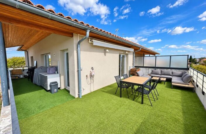 Appartement dernier étage / terrasse et 2 places de parkings en sous sol — photo 2