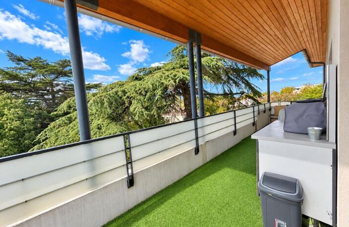 Appartement dernier étage / terrasse et 2 places de parkings en sous sol — photo 3