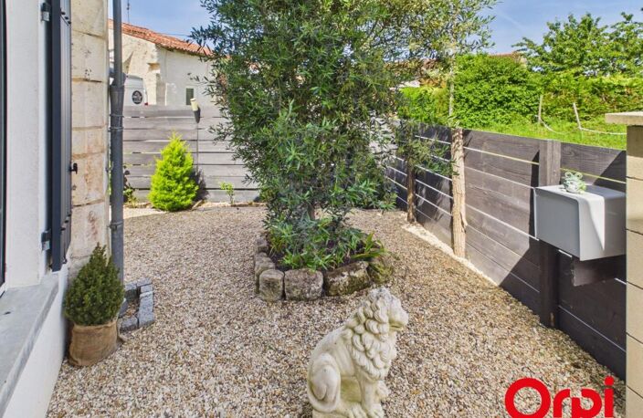 **Maison charentaise à vendre à Bussac-sur-Charente : 144 m² pour écrire votre prochain chapitre** — photo 3