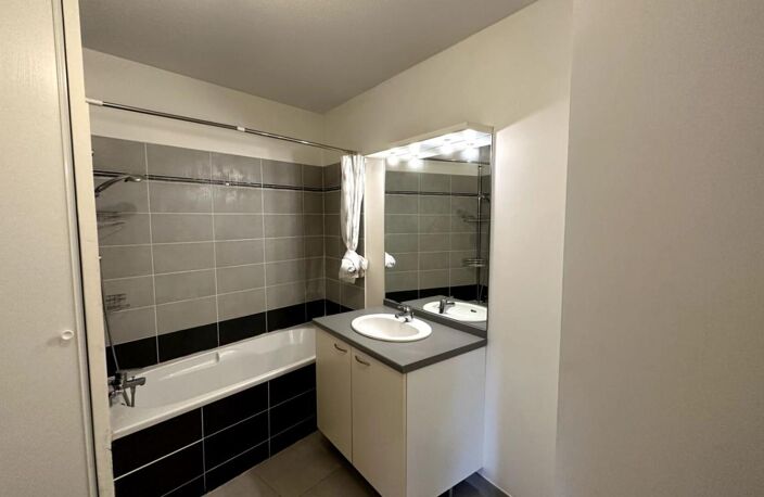 CASTELNAU LE LEZ : appartement F2 (49 m²) à louer — photo 2
