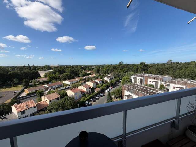 Appartement À Vendre — photo du bien