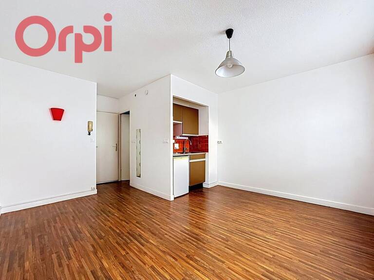 STUDIO 21M² AVEC CAVE CLERMONT FERRAND CENTRE — photo 1