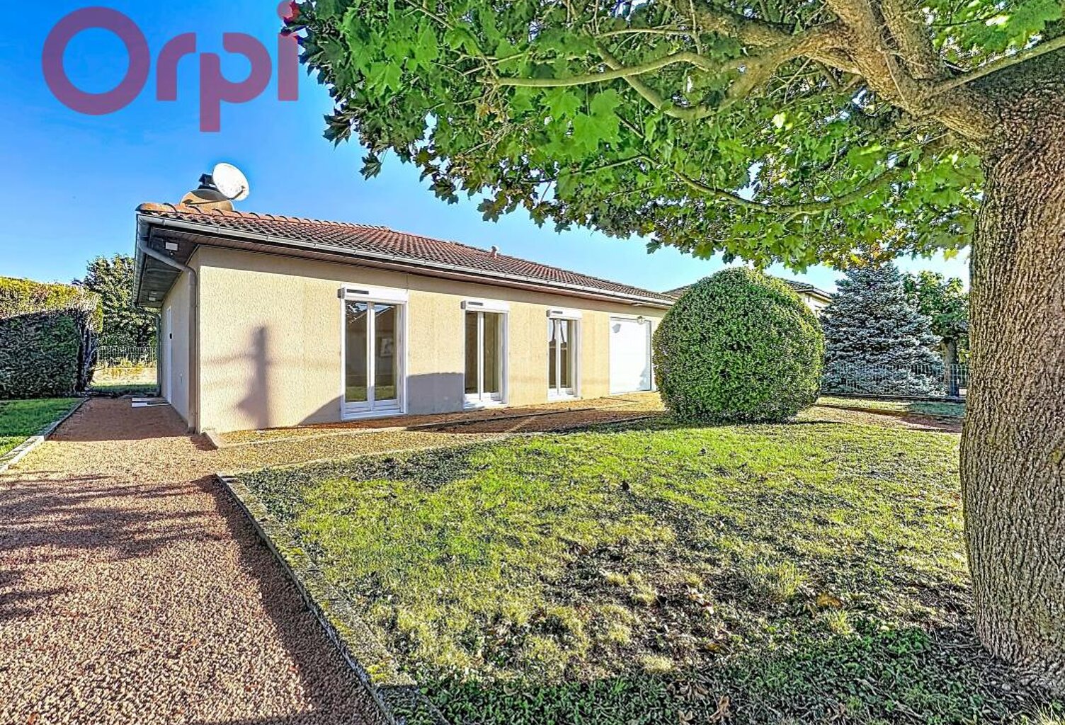 Maison de plain pied, 4 pièces 89m2 aux MARTRES D'ARTIERE — photo 1
