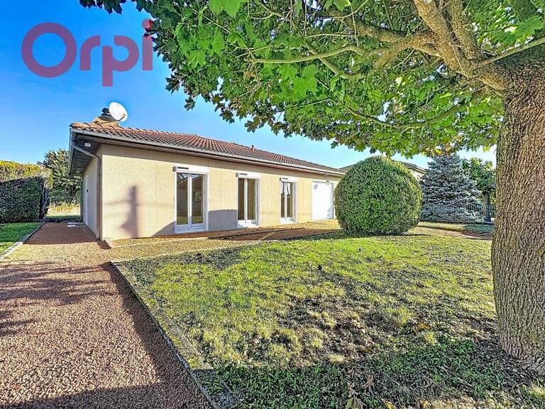 Maison de plain pied, 4 pièces 89m2 aux MARTRES D'ARTIERE — photo 1