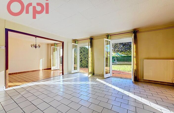 Maison de plain pied, 4 pièces 89m2 aux MARTRES D'ARTIERE — photo 2