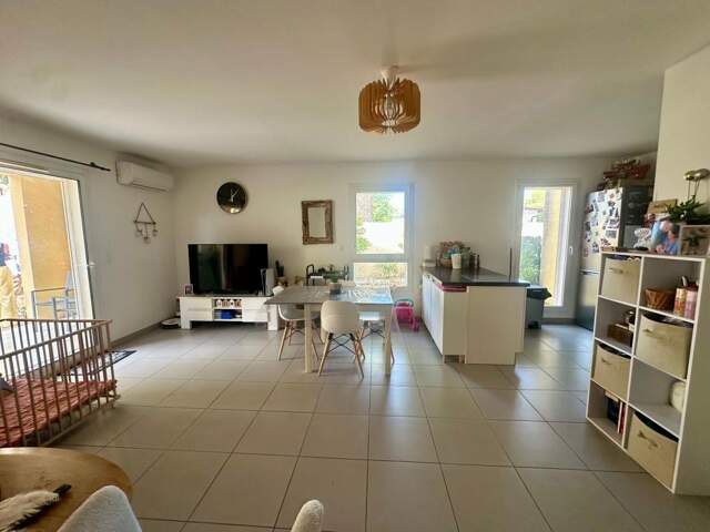 Appartement À Vendre Avec Jardin — photo du bien
