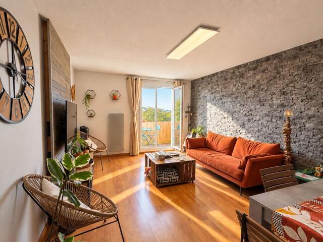 Appartement À Vendre — photo du bien