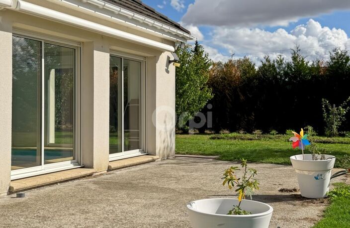 MAISON DE PLAIN-PIED AVEC PISCINE INTÉRIEURE CHAUFFÉE À BARQUET — photo 2