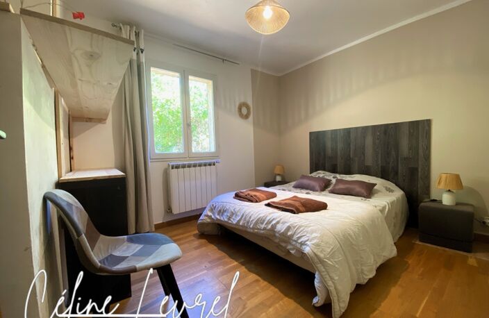 Maison à vendre 5 chambres ROGNES (13) 170 m², piscine, nombreuses dépendances et jardin arboré de 4 500 m² — photo 5