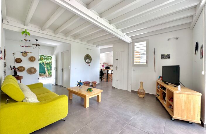 A VENDRE - VILLA FAMILIALE EN PARFAIT ÉTAT – QUARTIER TRÈS RECHERCHÉ DE SAINTE-ANNE - PLAGE A PIED — photo 2
