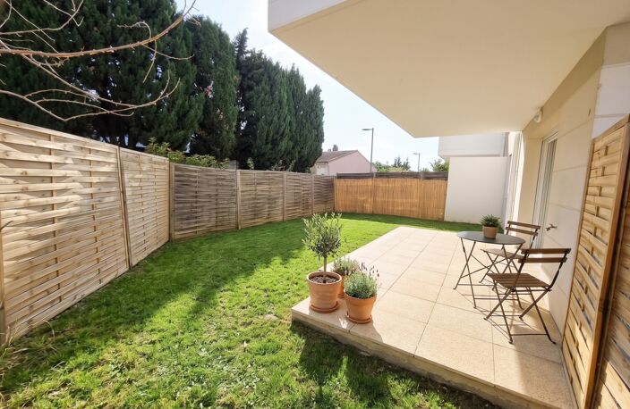SALON-DE-PROVENCE – T2 AVEC JARDIN, TERRASSE & GARAGE – EXCLUSIVITÉ — photo 2