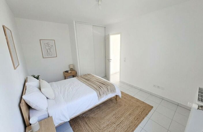 SALON-DE-PROVENCE – T2 AVEC JARDIN, TERRASSE & GARAGE – EXCLUSIVITÉ — photo 5