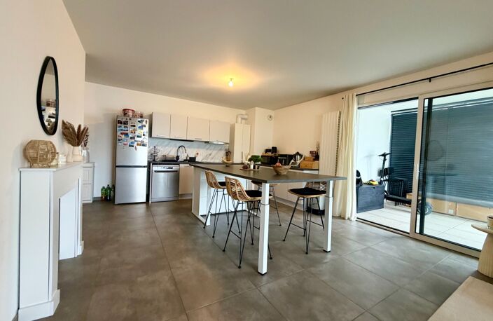 CRANVES-SALES – GRAND T3 DE 77 M² AVEC TERRASSE DE 47 M² EXPO SUD-EST — photo 4