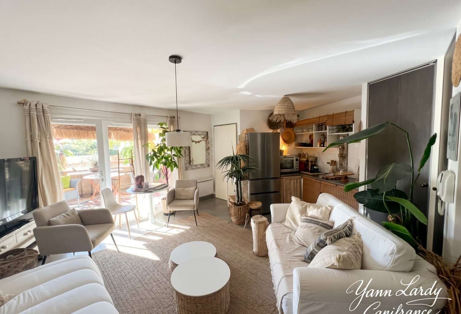 AGDE – SECTEUR CAPISCOL : STUDIO AVEC TERRASSE ET PARKING SÉCURISÉ DANS RÉSIDENCE RÉCENTE — photo 1