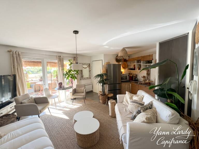 AGDE – SECTEUR CAPISCOL : STUDIO AVEC TERRASSE ET PARKING SÉCURISÉ DANS RÉSIDENCE RÉCENTE — photo 1