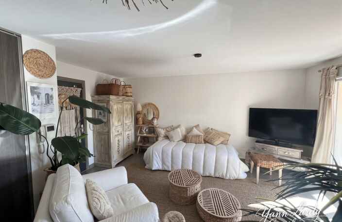 AGDE – SECTEUR CAPISCOL : STUDIO AVEC TERRASSE ET PARKING SÉCURISÉ DANS RÉSIDENCE RÉCENTE — photo 4