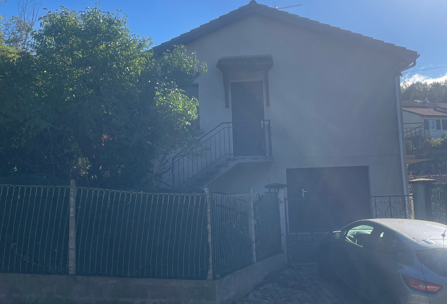 UNE MAISON À PERSONNALISER, UN GRAND TERRAIN ET 97 M² DE SOUS-SOL : UN BEAU POTENTIEL À DÉCOUVRIR ! — photo 1