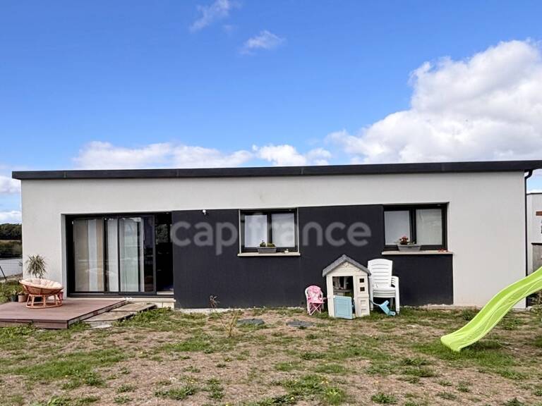 Coup de coeur à Landrévarzec (29): Maison récente de 80,87m², de plain-pied, 3 chambres, DPE A, garage et terrain de 701m² — photo 1