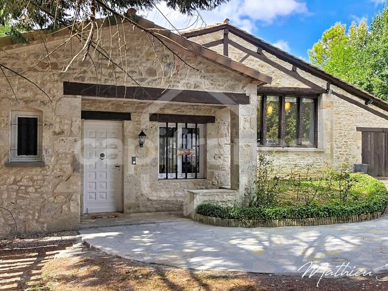 PROPRIÉTÉ DE CARACTÈRE – 3,35 HA DE NATURE, PISCINE ET GÎTE RÉNOVÉ — photo 1