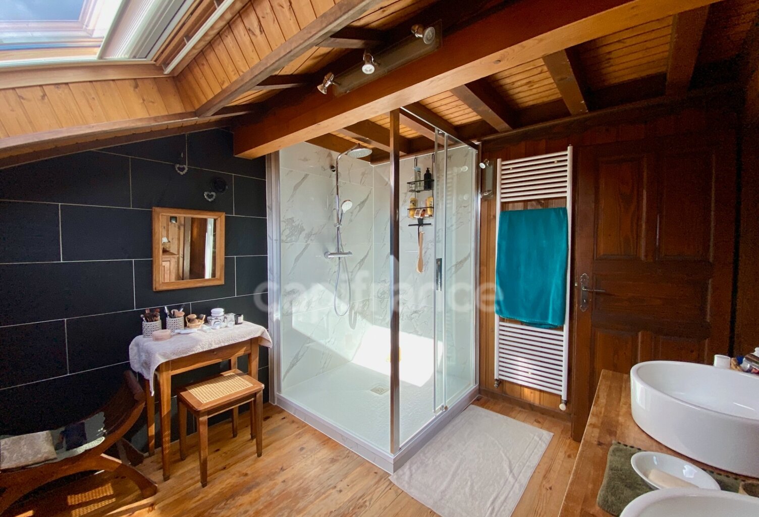 Chalet à vendre 6 pièces CROZET (01) — photo 1