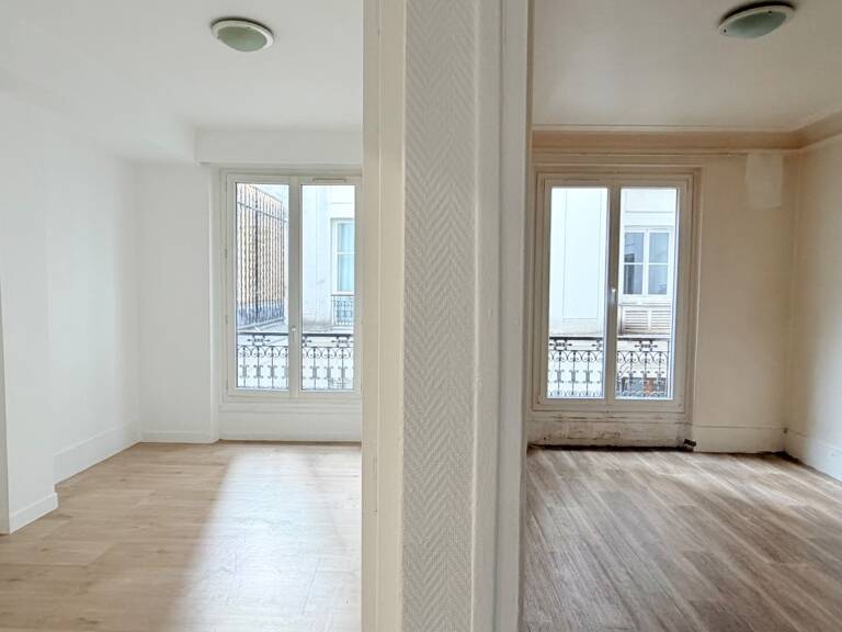2 pièces PARIS 11 rue Camille Crespin du Gast — photo 1