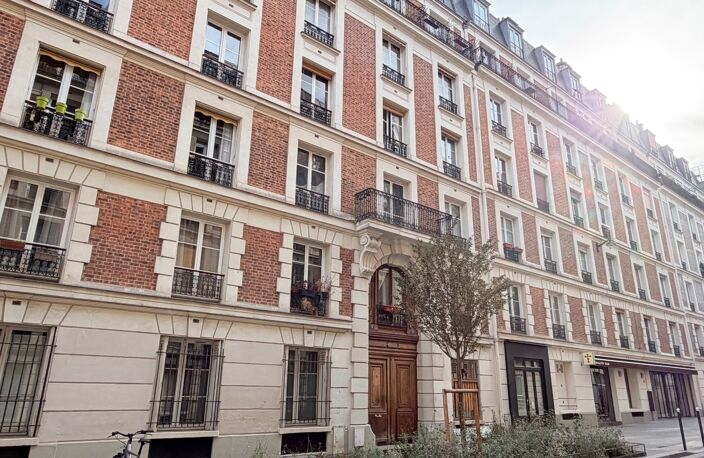 2 pièces PARIS 11 rue Camille Crespin du Gast — photo 2