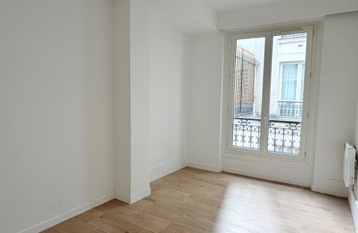 2 pièces PARIS 11 rue Camille Crespin du Gast — photo 4