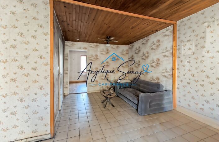 CESANCEY — Maison à rénover avec balcon, combles aménageables — photo 2