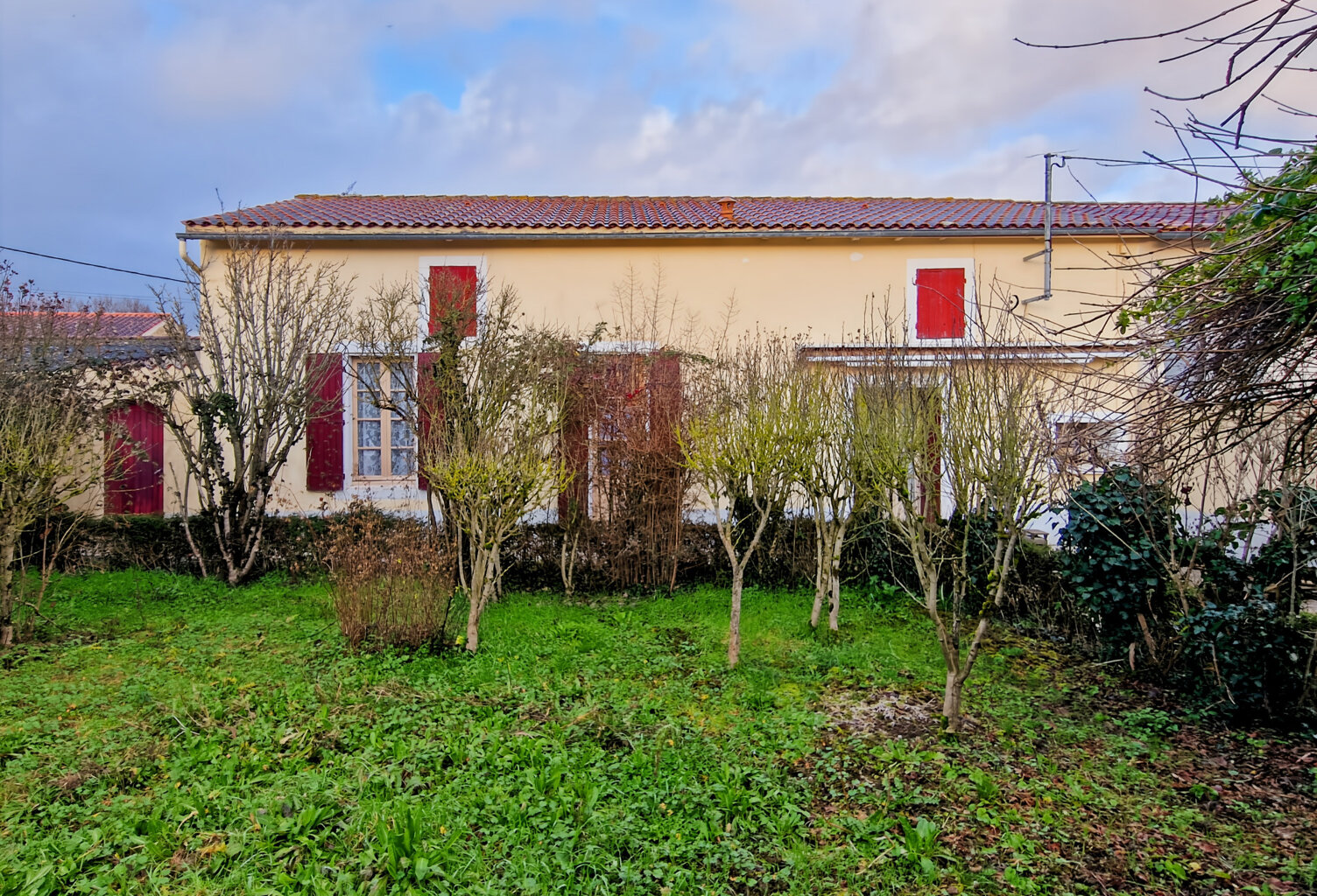 Maison à vendre 3 pièces TONNAY BOUTONNE proche (17) — photo 1