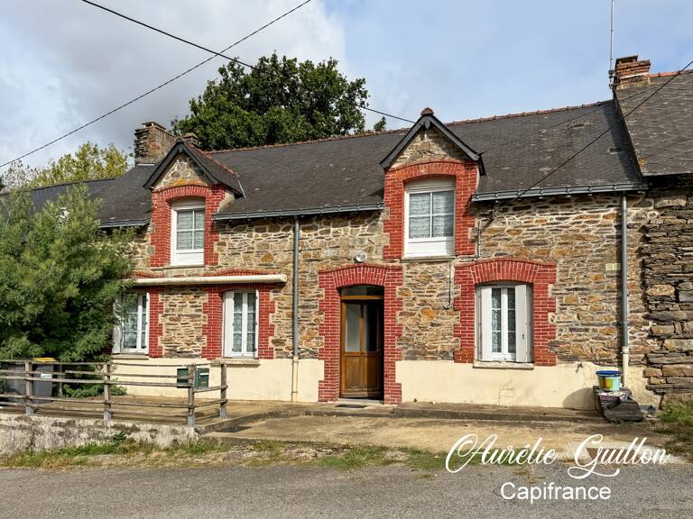 Longère en pierre 71 m², 2 chambres, plain-pied, terrain et dépendances – Monteneuf — photo 1