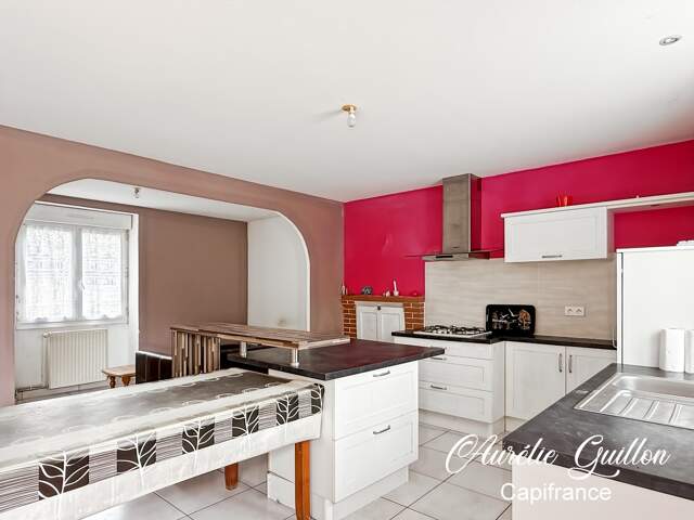 Longère en pierre 71 m², 2 chambres, plain-pied, terrain et dépendances – Monteneuf — photo du bien