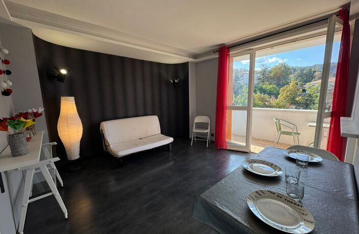 NOUVEAUTÉ À SAINT-ÉTIENNE Un appartement lumineux, une belle vue dégagée — photo 4