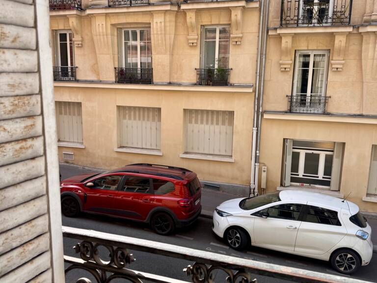 PARIS 12ᵉ – DAUMESNIL,  2 PIÈCES À RÉNOVER — photo 1