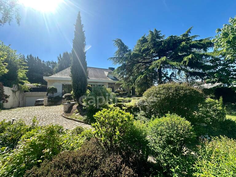 Propriete d'exception à vendre à SAUMUR (49400)  Panorama d'exception sur le château et la Loire - 328m² - 2278m²-piscine — photo 1