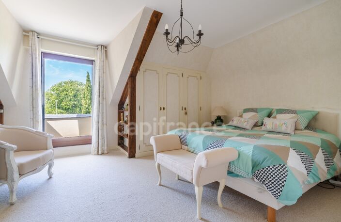 Propriete d'exception à vendre à SAUMUR (49400)  Panorama d'exception sur le château et la Loire - 328m² - 2278m²-piscine — photo 5