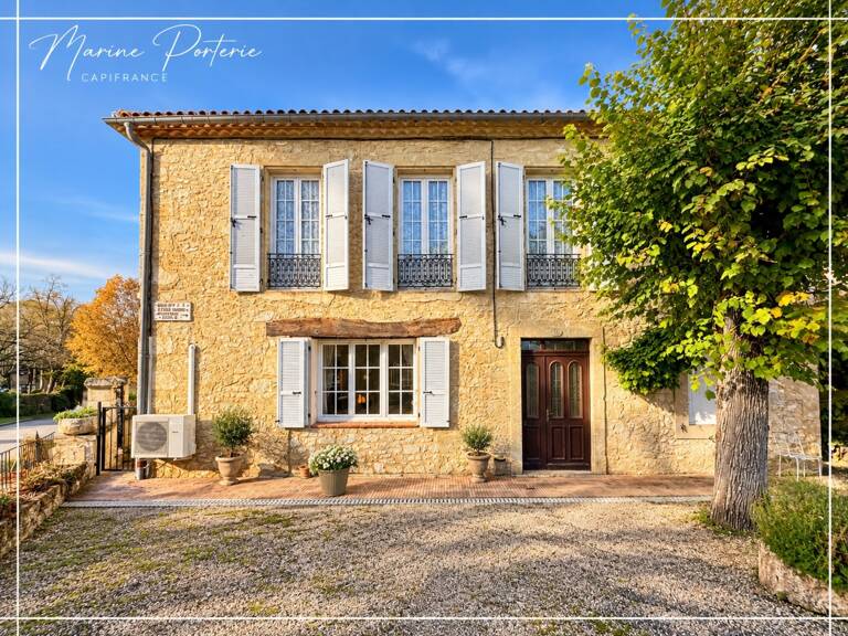 Maison en pierre de 200 m² avec 3 065 m² de terrain à Lavardens — photo 1