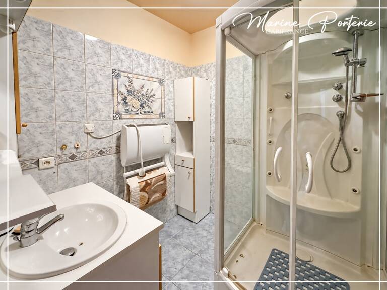 Maison en pierre de 200 m² avec 3 065 m² de terrain à Lavardens — photo 1