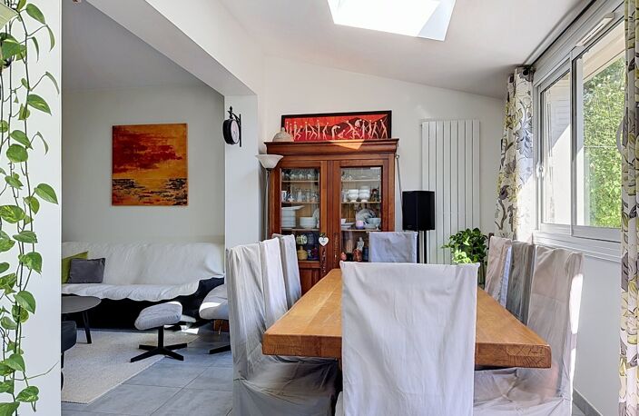 TOURS – QUARTIER FEBVOTTE | MAISON FAMILIALE DE 155 M² – 5 CHAMBRES – JARDIN SANS VIS-À-VIS – AUCUN TRAVAUX — photo 3