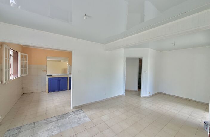 À VENDRE – SAINT-LOUIS CENTRE-VILLE (97450) – MAISON T3 À RÉNOVER SUR 400 M² — photo 2