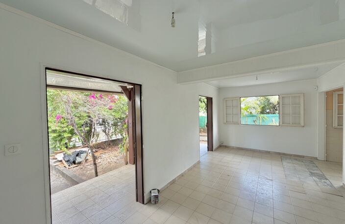 À VENDRE – SAINT-LOUIS CENTRE-VILLE (97450) – MAISON T3 À RÉNOVER SUR 400 M² — photo 4