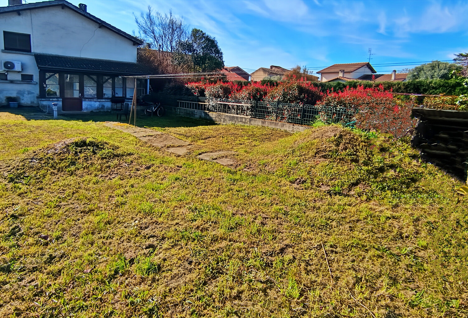 Maison familiale de 131 m² avec 4 chambres, véranda et grand garage à AYET — photo 1